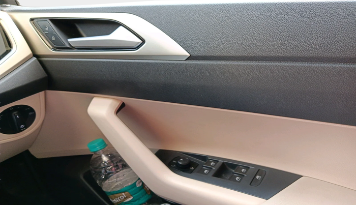 2023 Volkswagen VIRTUS TOPLINE TSI 1.0 AT, Petrol, Automatic, 10,047 km, interior