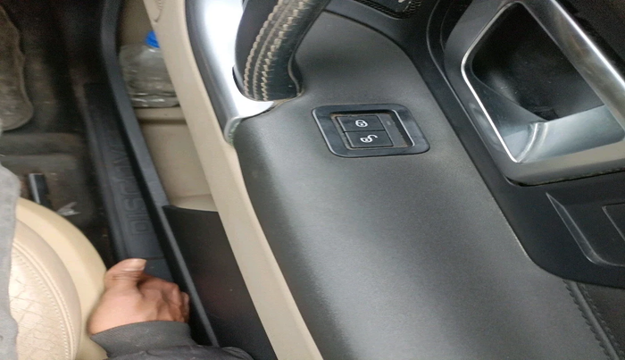 2017 Landrover DISCOVERY SPORT HSE, Diesel, Automatic, 1,32,515 km, interior