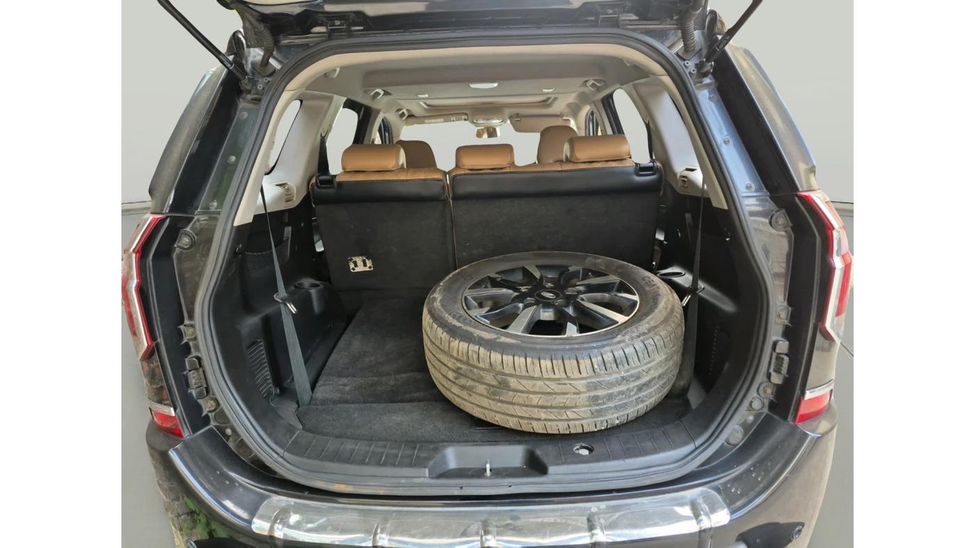 2020 Mahindra XUV500 W11, Diesel, Manual, 68,106 km, exterior