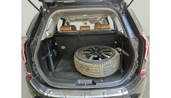 2020 Mahindra XUV500 W11, Diesel, Manual, 68,106 km, exterior