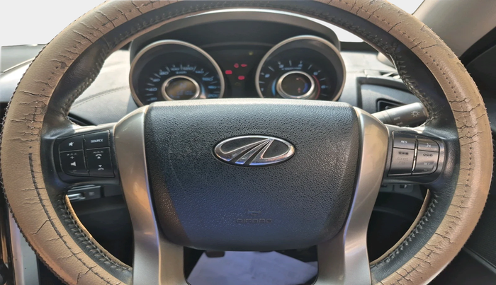 2020 Mahindra XUV500 W11, Diesel, Manual, 68,106 km, interior