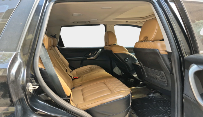 2020 Mahindra XUV500 W11, Diesel, Manual, 68,106 km, interior