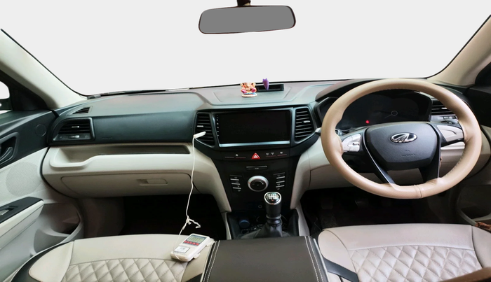 2022 Mahindra XUV300 W6 1.2 PETROL, Petrol, Manual, 27,647 km, interior