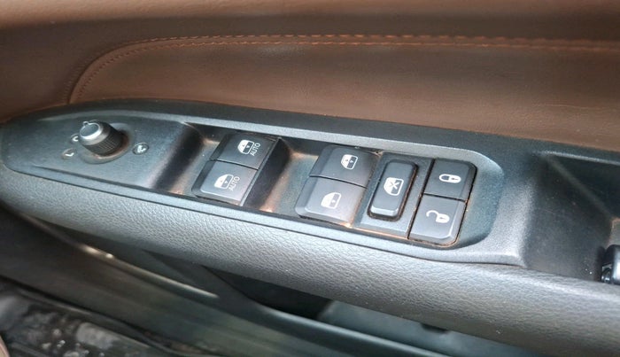 2022 Jeep MERIDIAN LIMITED (O) 4X2 AT, Diesel, Automatic, 67,855 km, interior