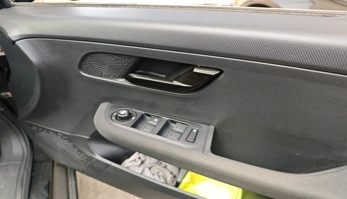 2022 Tata ALTROZ XZ PLUS PETROL DARK EDITION, Petrol, Manual, 30,187 km, interior