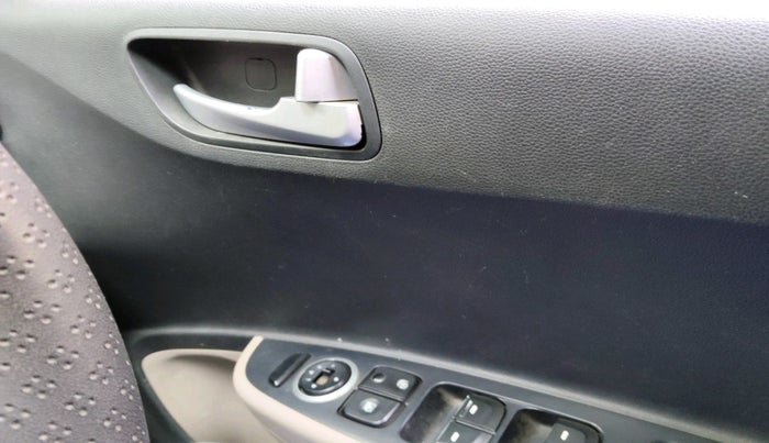 2016 Hyundai Grand i10 SPORTZ 1.2 KAPPA VTVT, Petrol, Manual, 40,984 km, interior