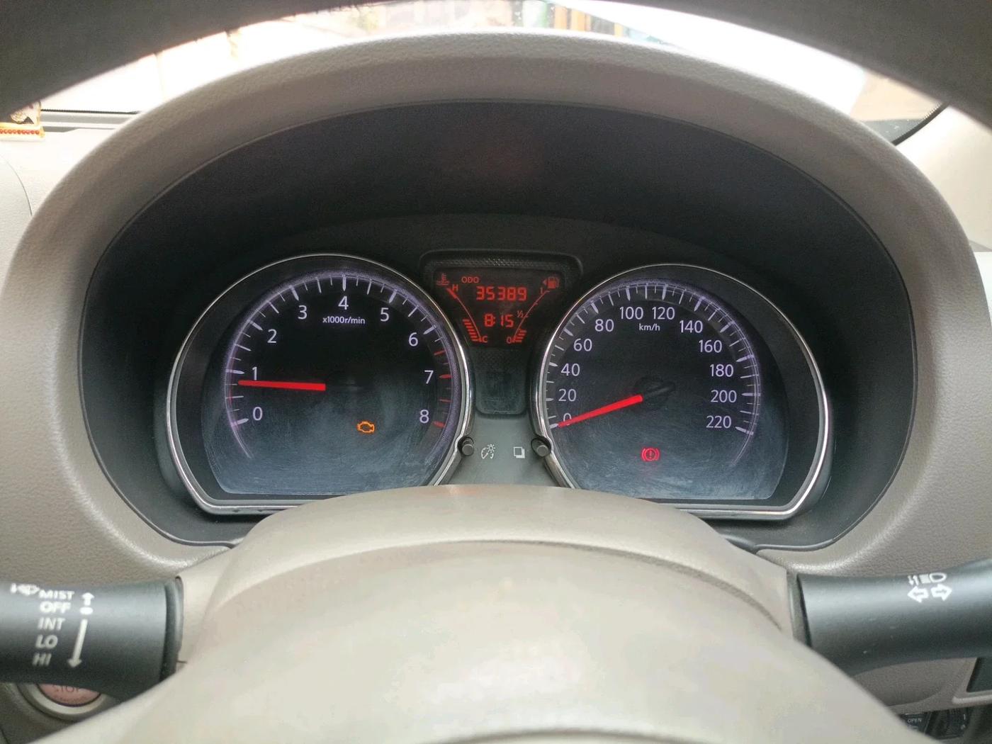 2011 Nissan Sunny XV PETROL, Petrol, Manual, 35,389 km, interior