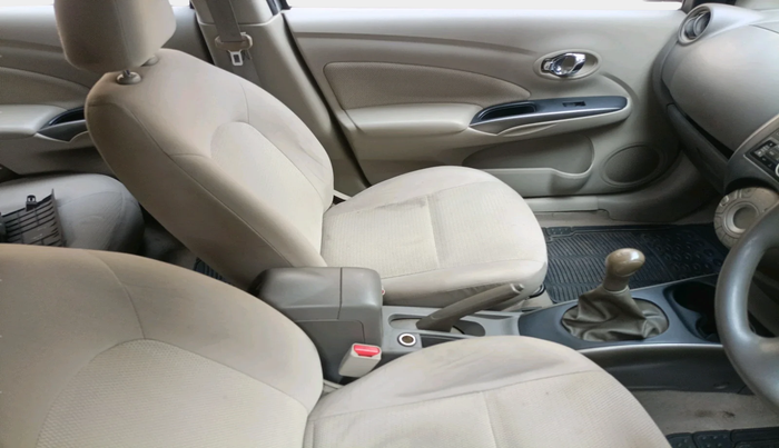 2011 Nissan Sunny XV PETROL, Petrol, Manual, 35,389 km, interior