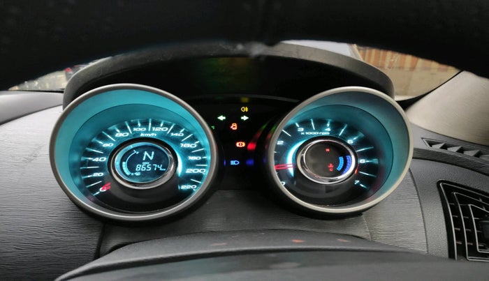 2016 Mahindra XUV500 W6, Diesel, Manual, 86,574 km, interior