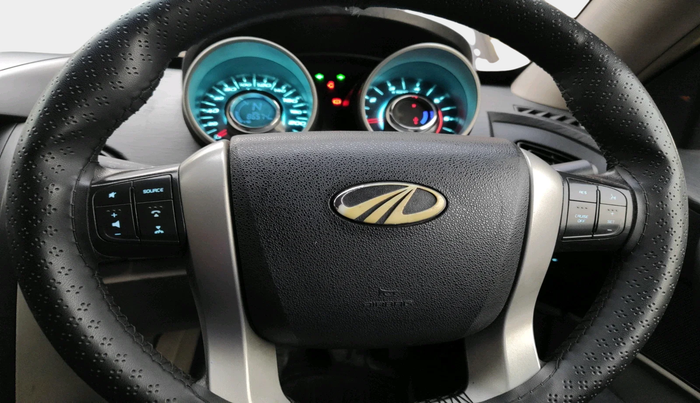 2016 Mahindra XUV500 W6, Diesel, Manual, 86,574 km, interior