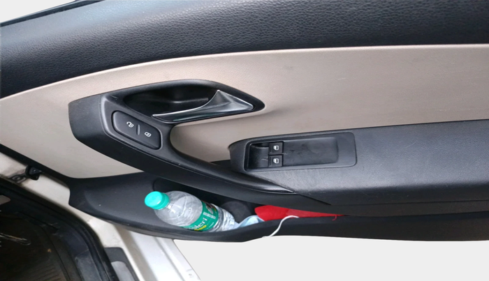 2011 Volkswagen Polo COMFORTLINE 1.2L PETROL, Petrol, Manual, 41,952 km, interior