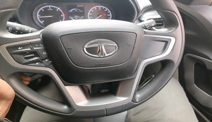 2022 Tata Safari XM, Diesel, Manual, 20,056 km, interior