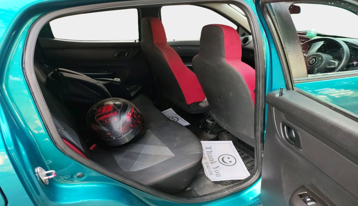 2021 Renault Kwid RXT 1.0 (O), Petrol, Manual, 23,603 km, interior