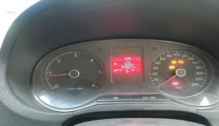 2014 Volkswagen Polo HIGHLINE1.5L, Diesel, Manual, 1,69,025 km, interior