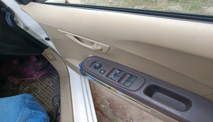 2013 Honda Amaze 1.2L I-VTEC S, Petrol, Manual, 96,371 km, interior