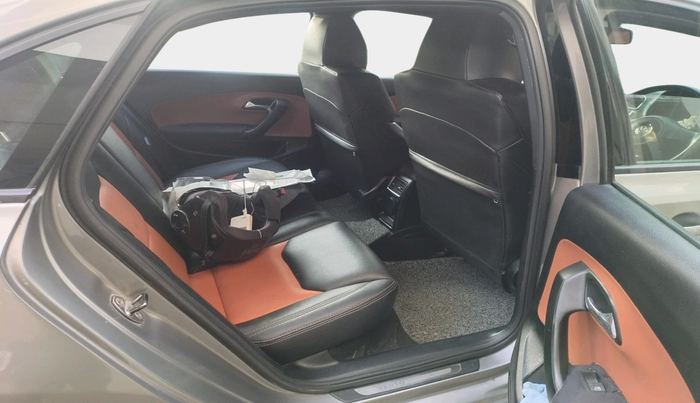 2011 Volkswagen Vento HIGHLINE PETROL AT, Petrol, Automatic, 47,867 km, interior