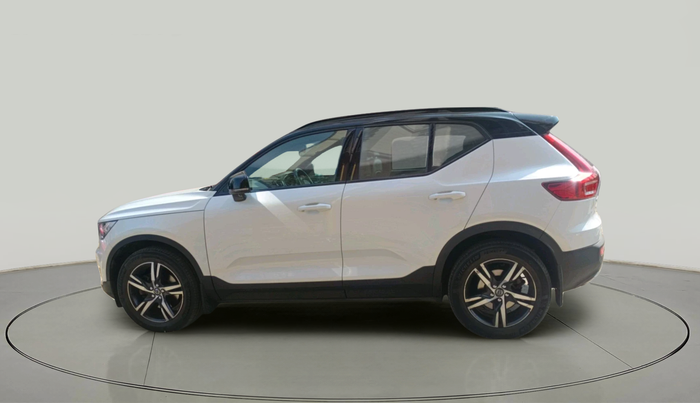 2021 Volvo XC 40 T4 R Design, Petrol, Automatic, 21,332 km, exterior