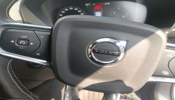 2021 Volvo XC 40 T4 R Design, Petrol, Automatic, 21,332 km, interior