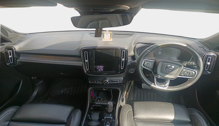 2021 Volvo XC 40 T4 R Design, Petrol, Automatic, 21,332 km, interior