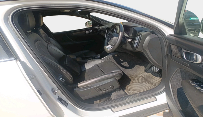 2021 Volvo XC 40 T4 R Design, Petrol, Automatic, 21,332 km, interior