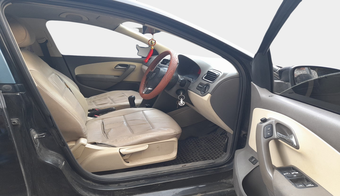 2011 Volkswagen Vento HIGHLINE 1.6 MPI, Petrol, Manual, 78,654 km, interior