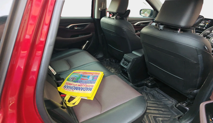 2023 Maruti Grand Vitara ALPHA SMART HYBRID, Petrol, Manual, 17,074 km, interior