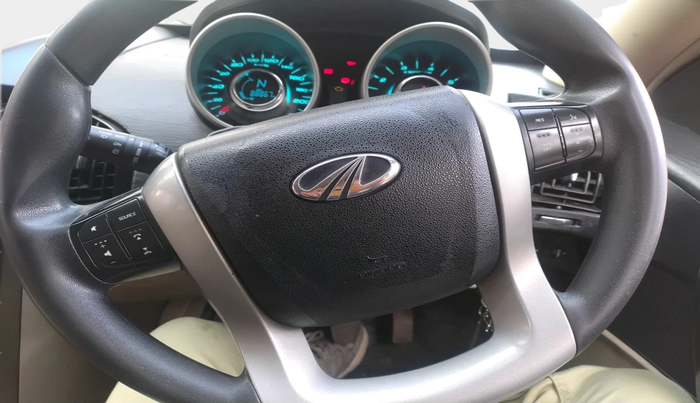 2016 Mahindra XUV500 W6, Diesel, Manual, 88,867 km, interior