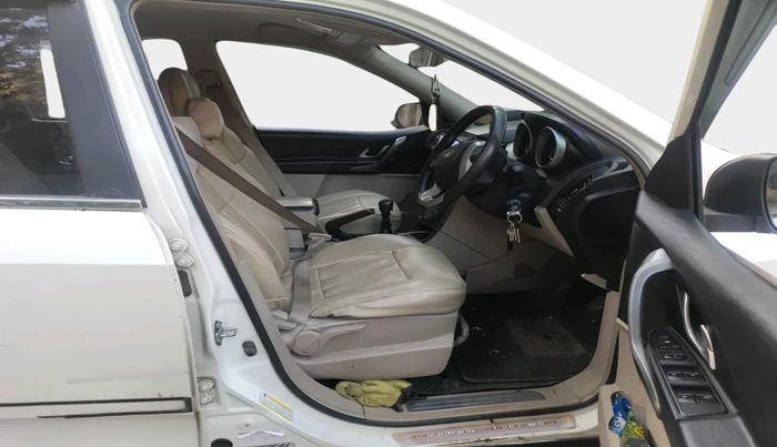 2016 Mahindra XUV500 W6, Diesel, Manual, 88,867 km, interior
