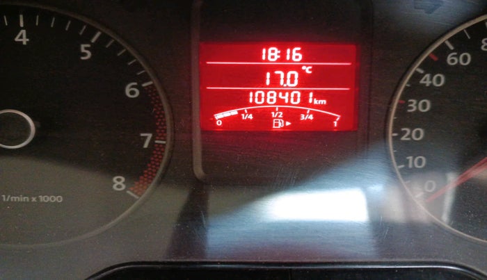 2010 Volkswagen Vento TRENDLINE 1.6, Petrol, Manual, 1,08,401 km, interior