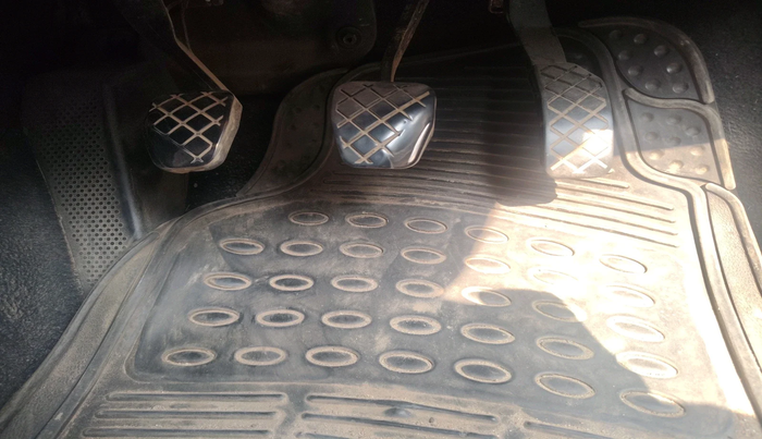 2014 Volkswagen Polo COMFORTLINE 1.2L, Petrol, Manual, 71,253 km, interior