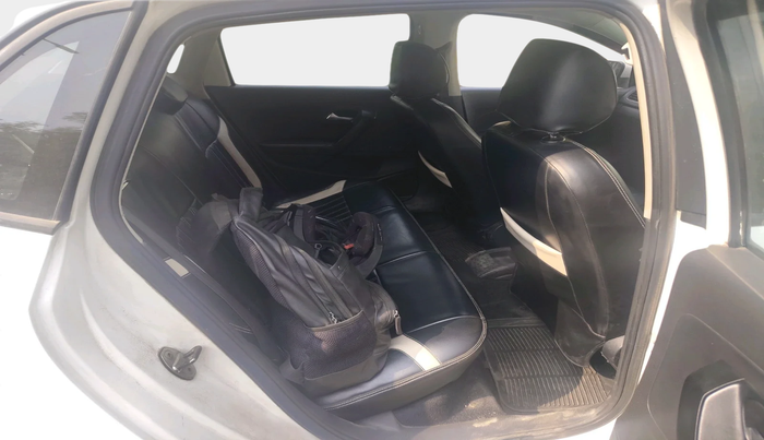 2014 Volkswagen Polo COMFORTLINE 1.2L, Petrol, Manual, 71,253 km, interior