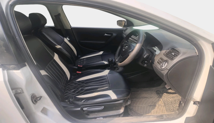 2014 Volkswagen Polo COMFORTLINE 1.2L, Petrol, Manual, 71,253 km, interior