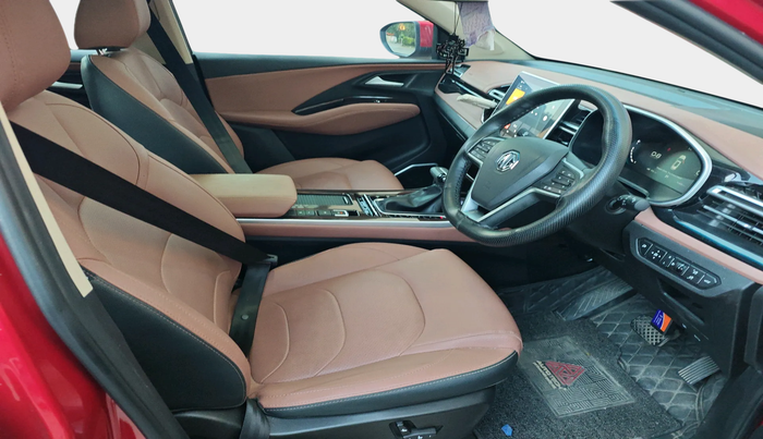 2025 MG HECTOR PLUS SHARP PRO 1.5 PETROL TURBO CVT 7 STR, Petrol, Automatic, 11,428 km, interior