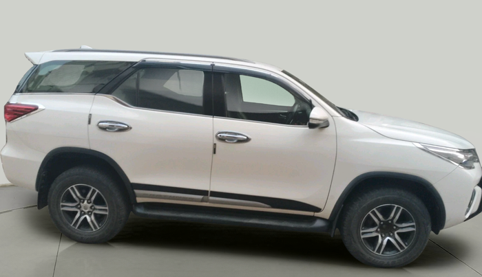 2017 Toyota Fortuner 2.8 4X2 MT, Diesel, Manual, 34,751 km, exterior