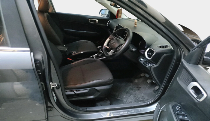 2021 Hyundai VENUE SX 1.0 (O) TURBO, Petrol, Manual, 28,754 km, interior