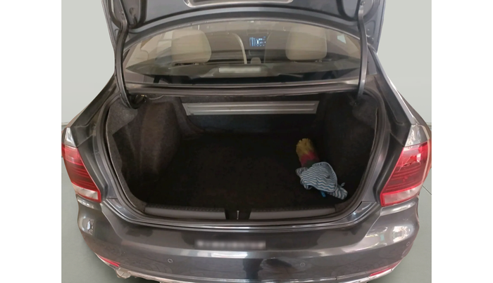 2017 Volkswagen Vento HIGHLINE PETROL AT, Petrol, Automatic, 48,977 km, exterior