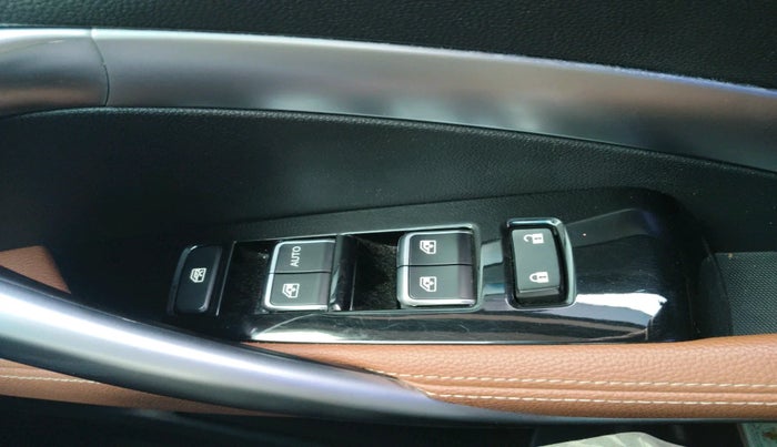 2021 MG HECTOR PLUS SHARP 1.5 PETROL TURBO CVT 6-STR, Petrol, Automatic, 20,059 km, interior