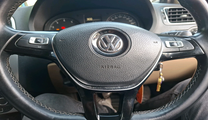 2015 Volkswagen Polo HIGHLINE1.2L, Petrol, Manual, 80,846 km, interior