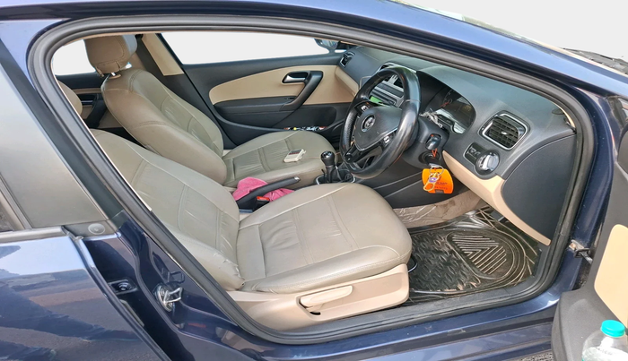 2015 Volkswagen Polo HIGHLINE1.2L, Petrol, Manual, 80,846 km, interior