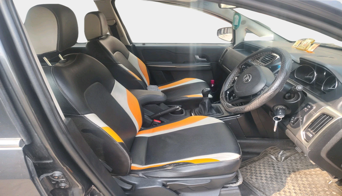 2018 Tata Hexa XM 4X2 7 STR, Diesel, Manual, 2,24,082 km, interior