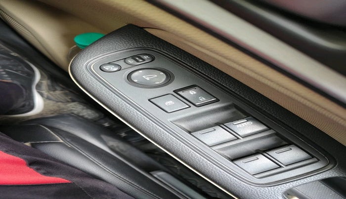 2023 Honda Amaze 1.2L I-VTEC VX CVT, Petrol, Automatic, 14,172 km, interior