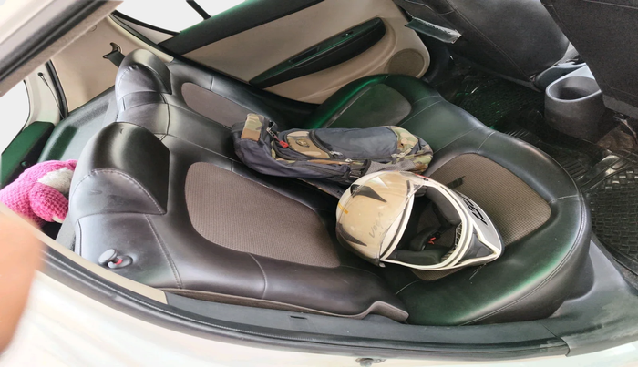 2013 Hyundai i20 MAGNA (O) 1.4 CRDI, Diesel, Manual, 1,09,972 km, interior