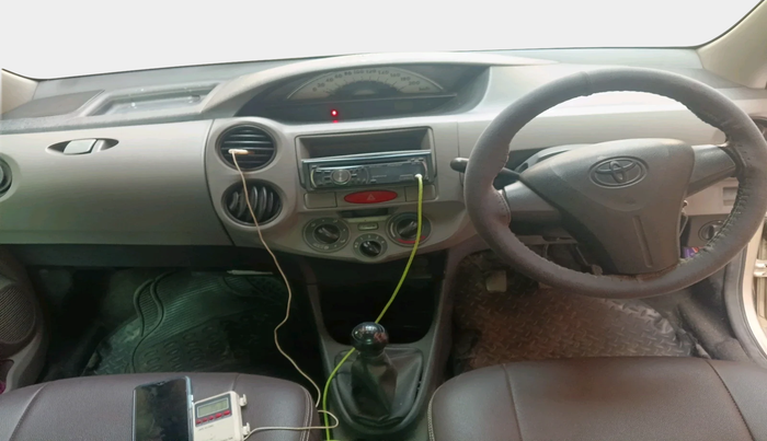 2011 Toyota Etios G, Petrol, Manual, 40,645 km, interior