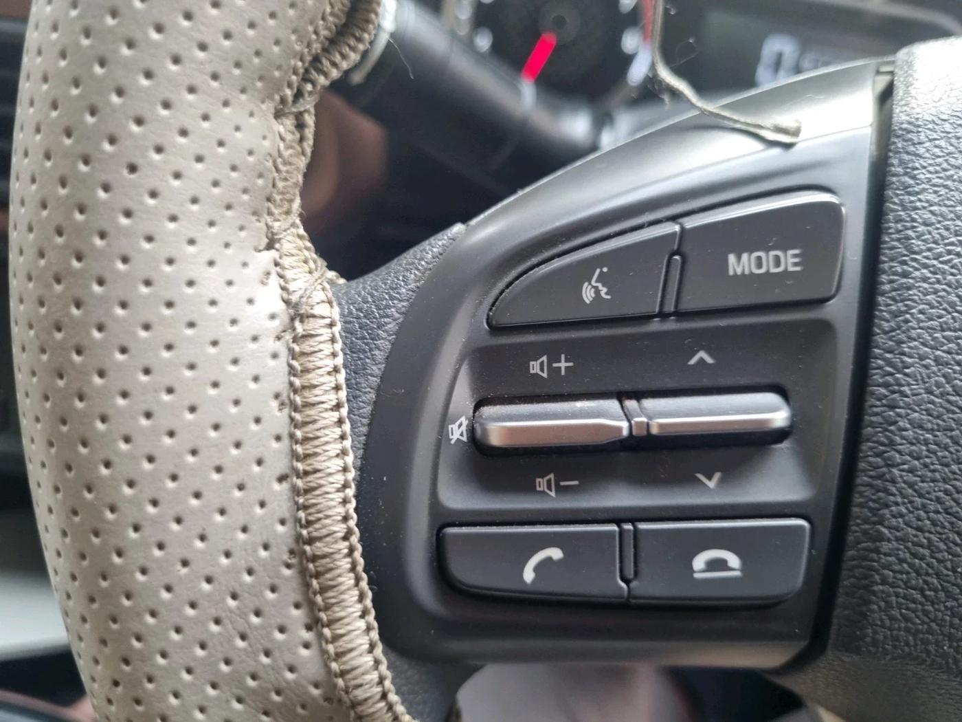 2022 Hyundai AURA SX 1.2, Petrol, Manual, 6,137 km, interior