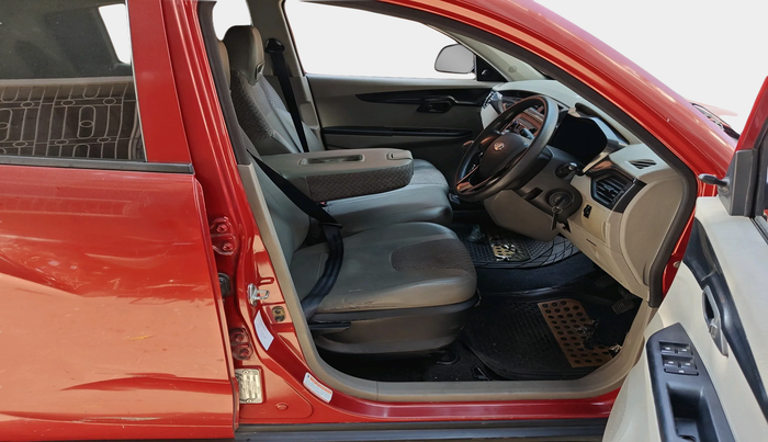 2016 Mahindra Kuv100 K4 6 STR, Petrol, Manual, 22,974 km, interior