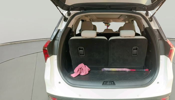 2023 Mahindra XUV700 AX 7 P AT 7 STR, Petrol, Automatic, 23,245 km, exterior