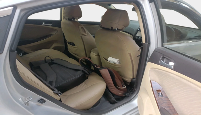 2015 Hyundai Verna FLUIDIC 4S 1.6 VTVT S, Petrol, Manual, 1,36,406 km, interior