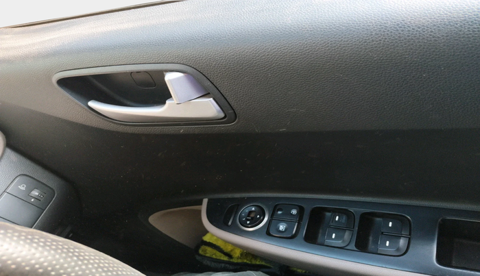 2016 Hyundai Grand i10 SPORTZ 1.2 KAPPA VTVT, Petrol, Manual, 36,074 km, interior