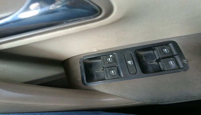 2013 Skoda Rapid AMBITION 1.6 MPI MT PLUS, Petrol, Manual, 72,442 km, interior