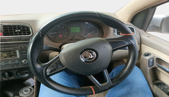 2013 Skoda Rapid AMBITION 1.6 MPI MT PLUS, Petrol, Manual, 72,442 km, interior